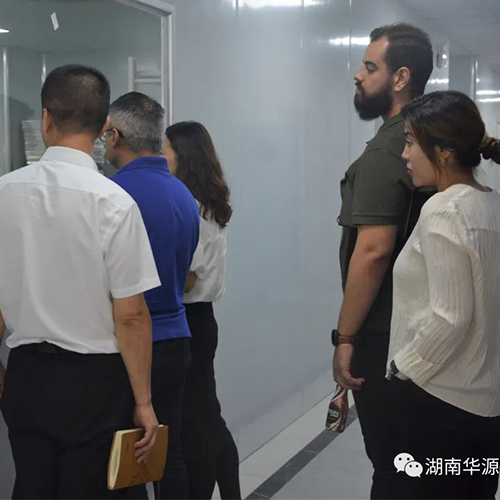 Warmly welcome Brazilian customers to visit our company for business negotiations!