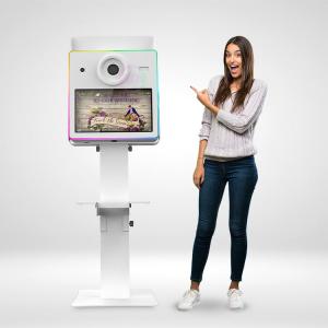 LCD display leads the innovation of self-service camera experience