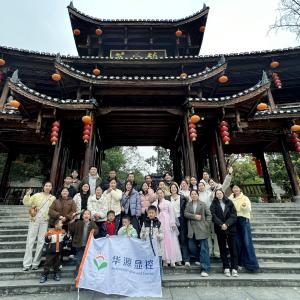 Shenzhen Huayuan Display arranged a 3-day trip for its employees to Fenghuang Ancient Town.